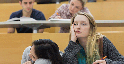 Uengasjerte studenter som syns at forelesningen er kjedelig